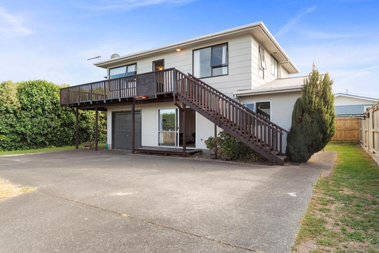 Rainbow Lake House - Lake Taupo Holiday Home Екстер'єр фото